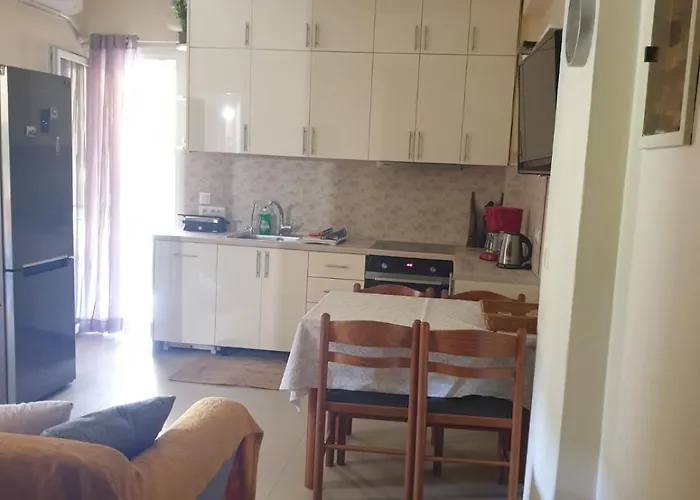 Nana House